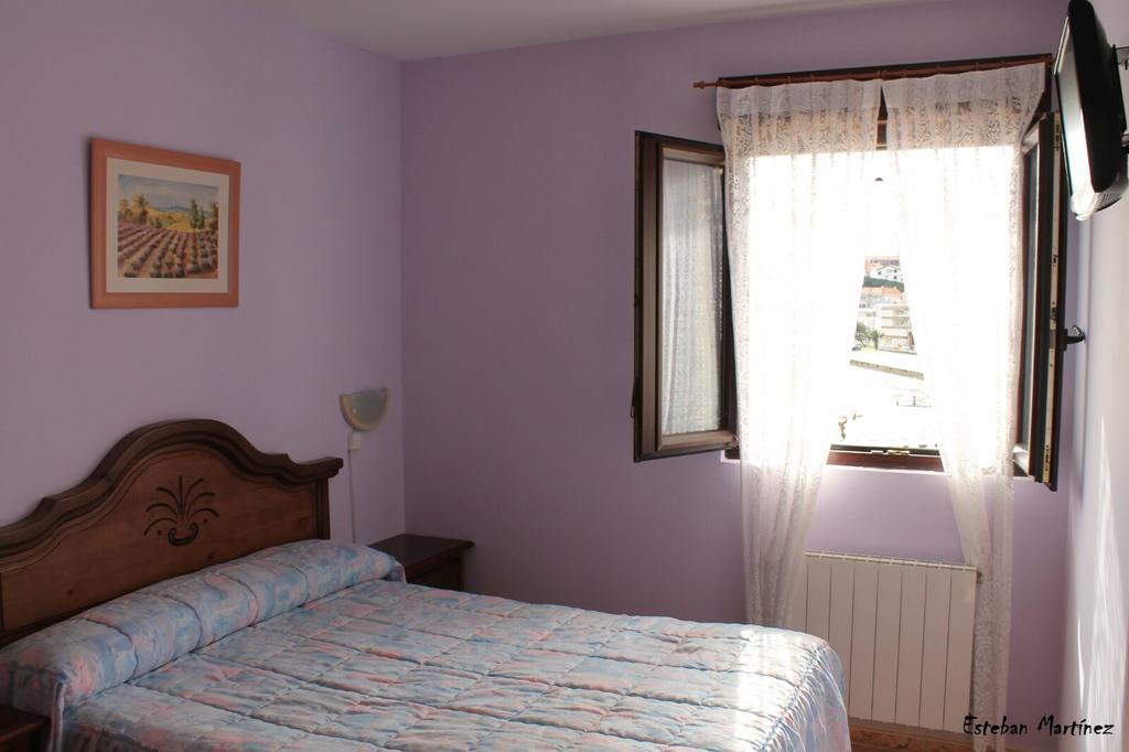 Pension Vega De Pas Comillas Bagian luar foto