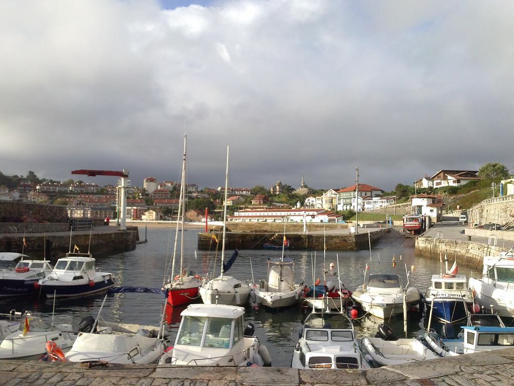 Pension Vega De Pas Comillas Bagian luar foto