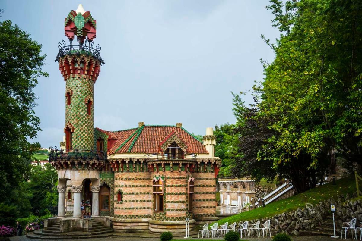 Pension Vega De Pas Comillas Bagian luar foto