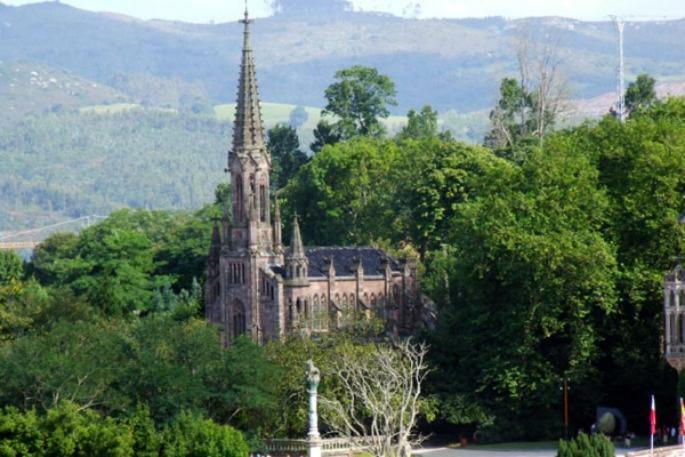 Pension Vega De Pas Comillas Bagian luar foto
